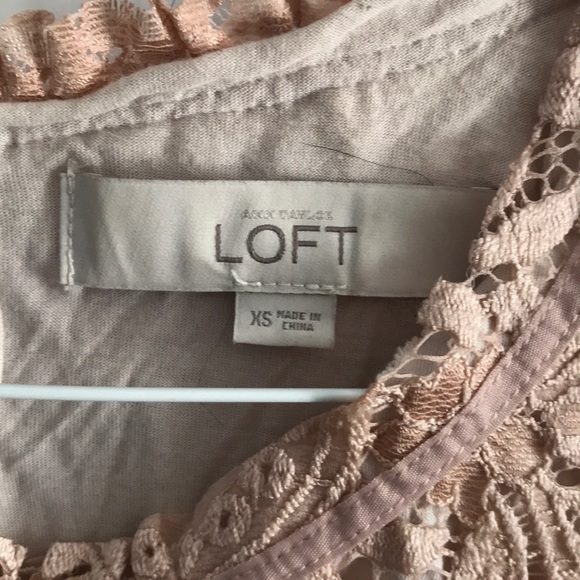 Loft peach lace tank top - Picture 2 of 4